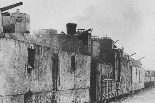 Одесса, 1941, 29 августа: «Январка» отправила на фронт бронепоезд «За Родину»