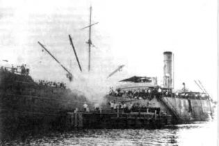 Пожар на пароходе «Пермь», вышедшего из Одессы во Владивосток 102 года назад