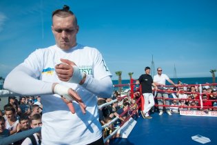 В конце лета в Одессе пройдет бой Усика