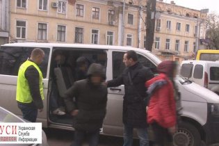 Полицейские обнаружили квартиру в Одессе с 16 мигрантами
