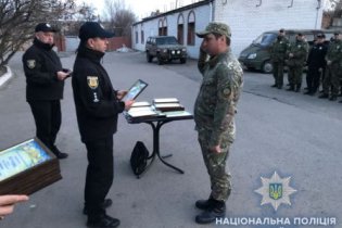 Одесские полицейские на Востоке Украины получили новые звания