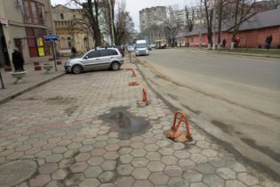 В Одессе демонтируют незаконные юнипаркеры