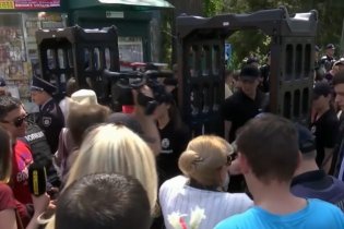 В Одессе в годовщину трагедии на улицы выведены бронетехника и отряды спецназа