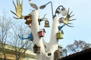 Необыкновенный арт-объект появился в Одессе возле "Книжки"
