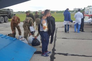 В Одессу прибыл борт с ранеными из зоны АТО: 5 бойцов в реанимации