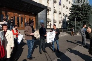 Уход активистов из под Одесской ОГА расстроил губернатора Степанова