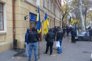 Одесские патриоты требуют снести памятник основателям Одессы