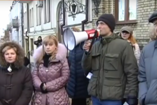 Одесский застройщик продолжает возводить гостиницу на Андреевском спуске, несмотря на протесты