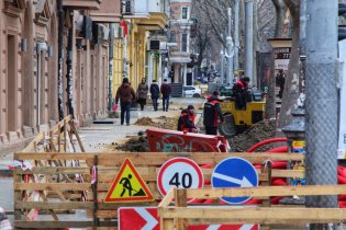 Полиция нашла злоупотребления при реконструкции тротуаров Ришельевской: стоимость материалов завышена в 10 раз