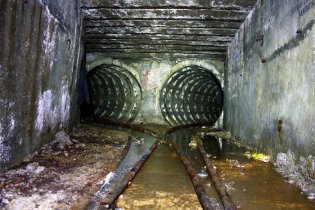В Одессе под землей обнаружили километры туннелей с рельсами