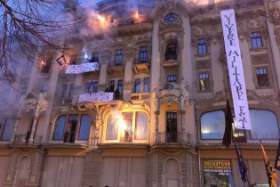 Националистов в гостиницу «Большая Московская» запустила полиция