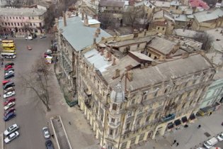 После падения обломков с дома Либмана в Одессе отремонтируют фасады по 88 адресам
