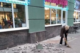 Обрушение части балкона в центре Одессы