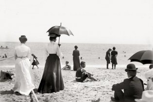 Платные купальни и «блюстители нравственности»: как одесситы отдыхали на пляже в XIX веке
