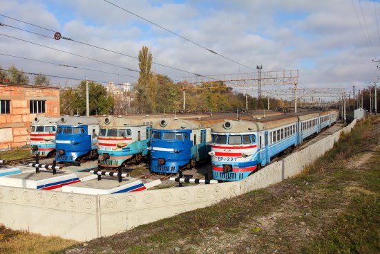 Украинская железная дорога перешла под контроль Курченко