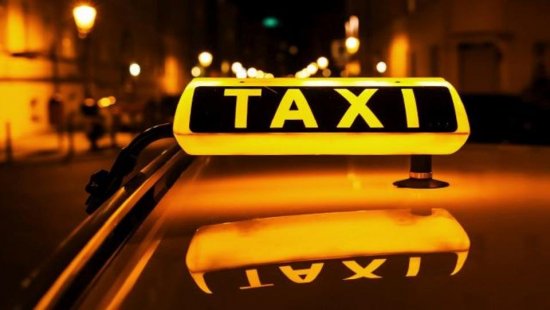 Трое мужчин избили и ограбили таксиста в центре Одессы
