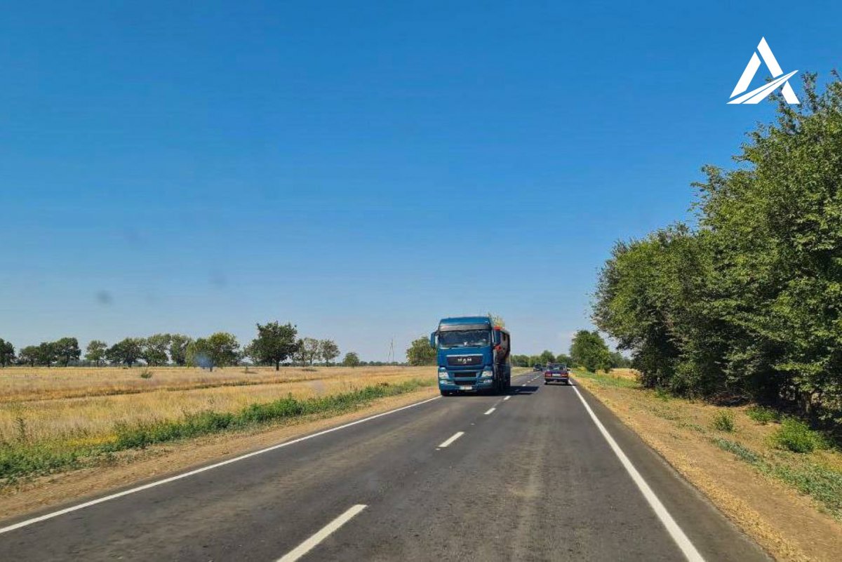 Дорога н. Украинские дороги. Автодорога. Дорога в селе. Автомагистрали Украины.